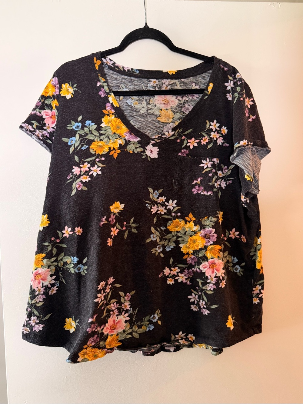 torrid Black Floral V-Neck Short Sleeve Top